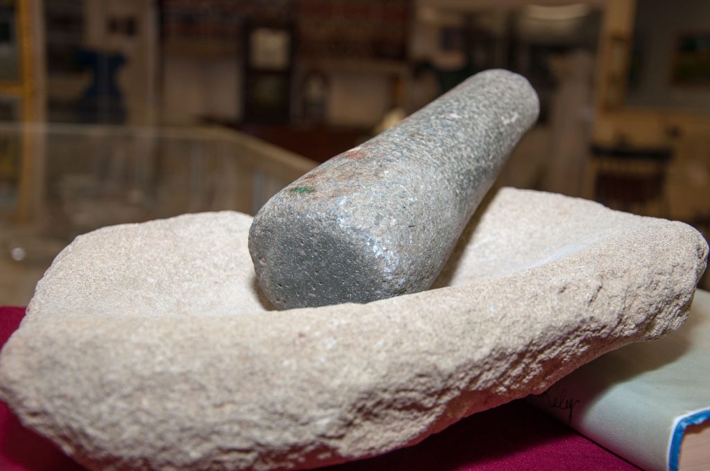 metate and mano